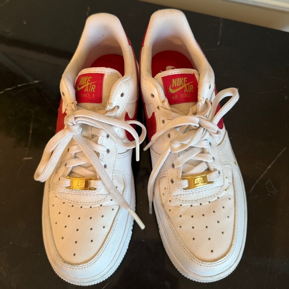 Nike Air Force 1 '07 Women's Sneakers White with Red, Size 7.5 - Picture 4 of 5